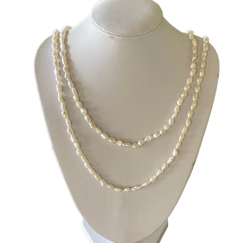 Vintage Long Single Strand Of Fresh Water Pearls Off White 36” Necklace